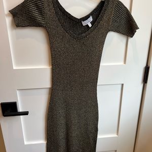 Black and gold short sleeve knit dress